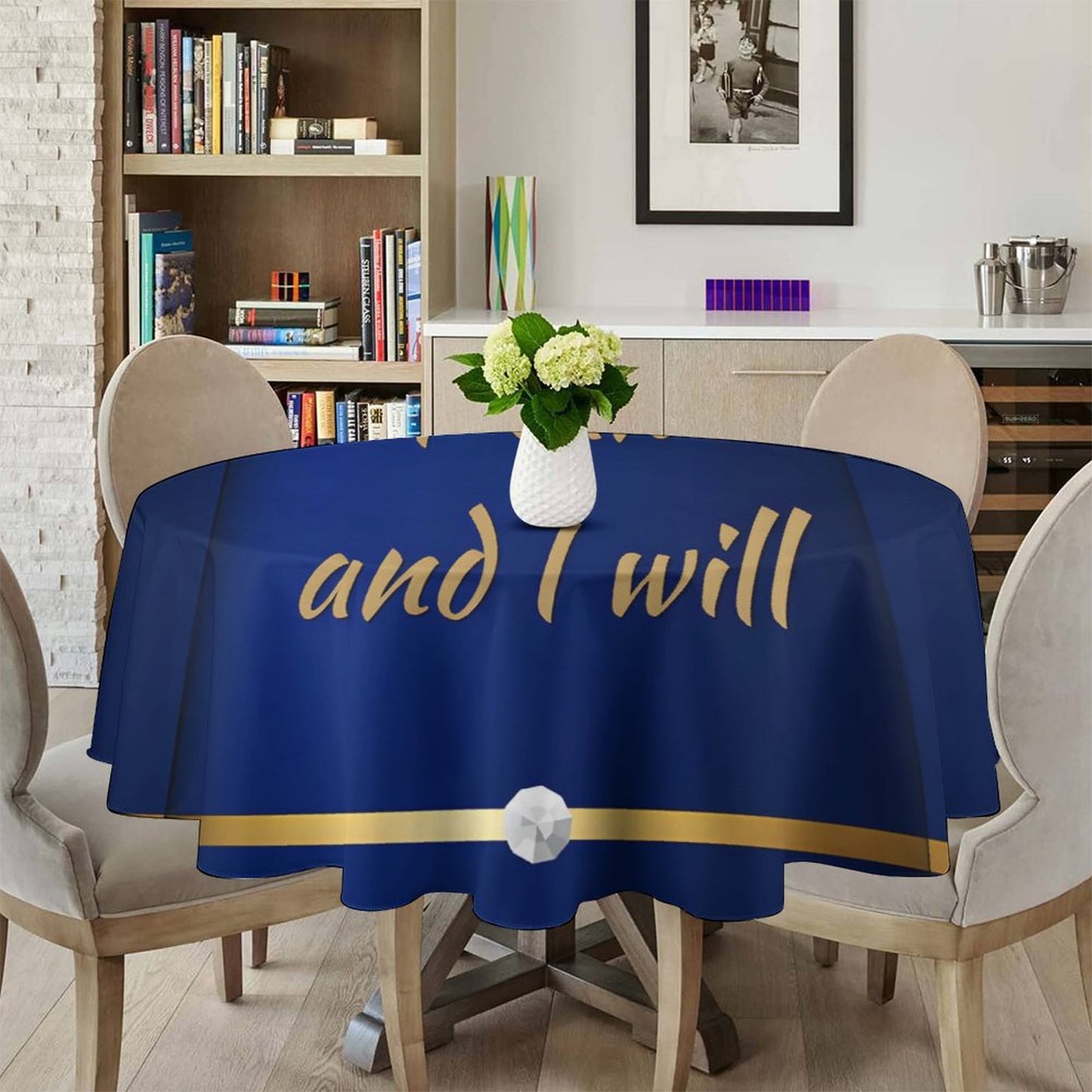 Round Tablecloth on Round Table