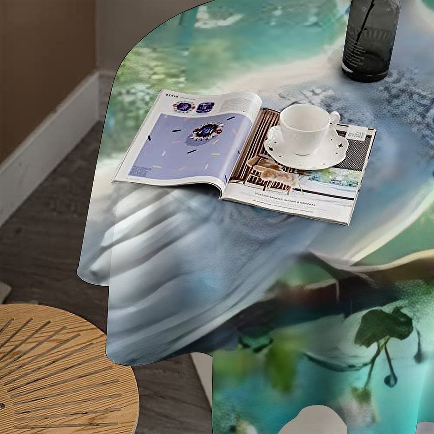 Round Tablecloth on Round Table