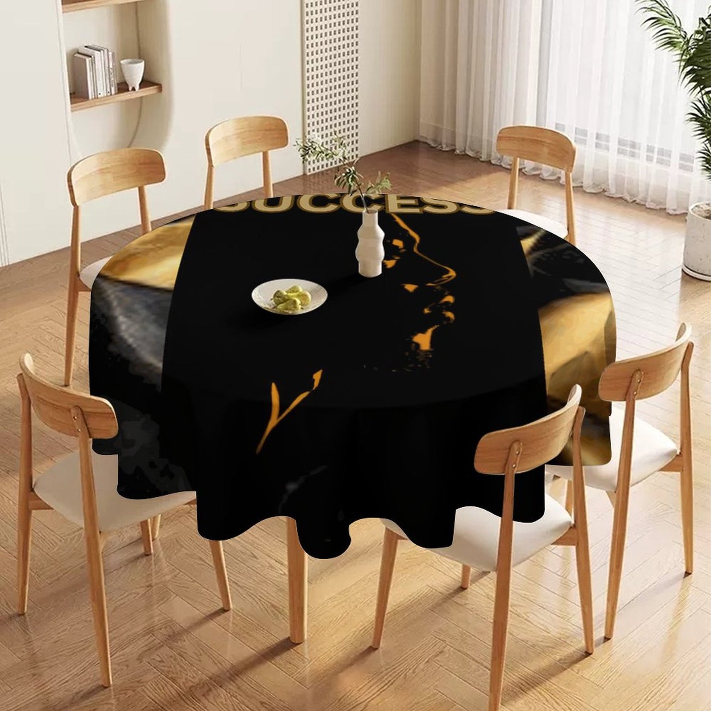 Round Tablecloth on Round Table