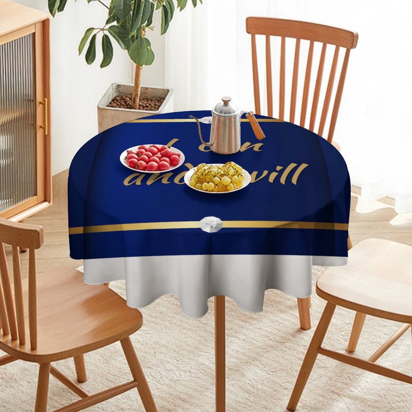 Round Tablecloth on Round Table
