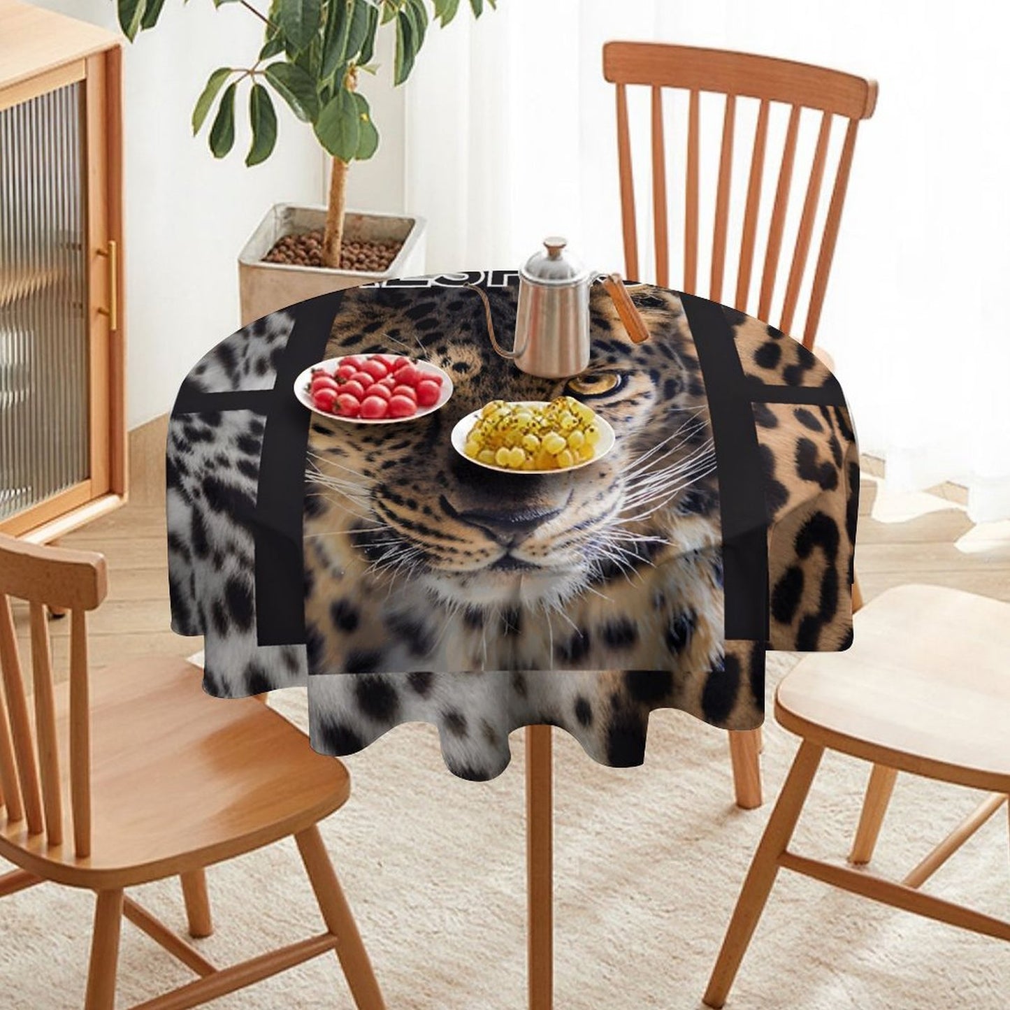 Round Tablecloth on Round Table