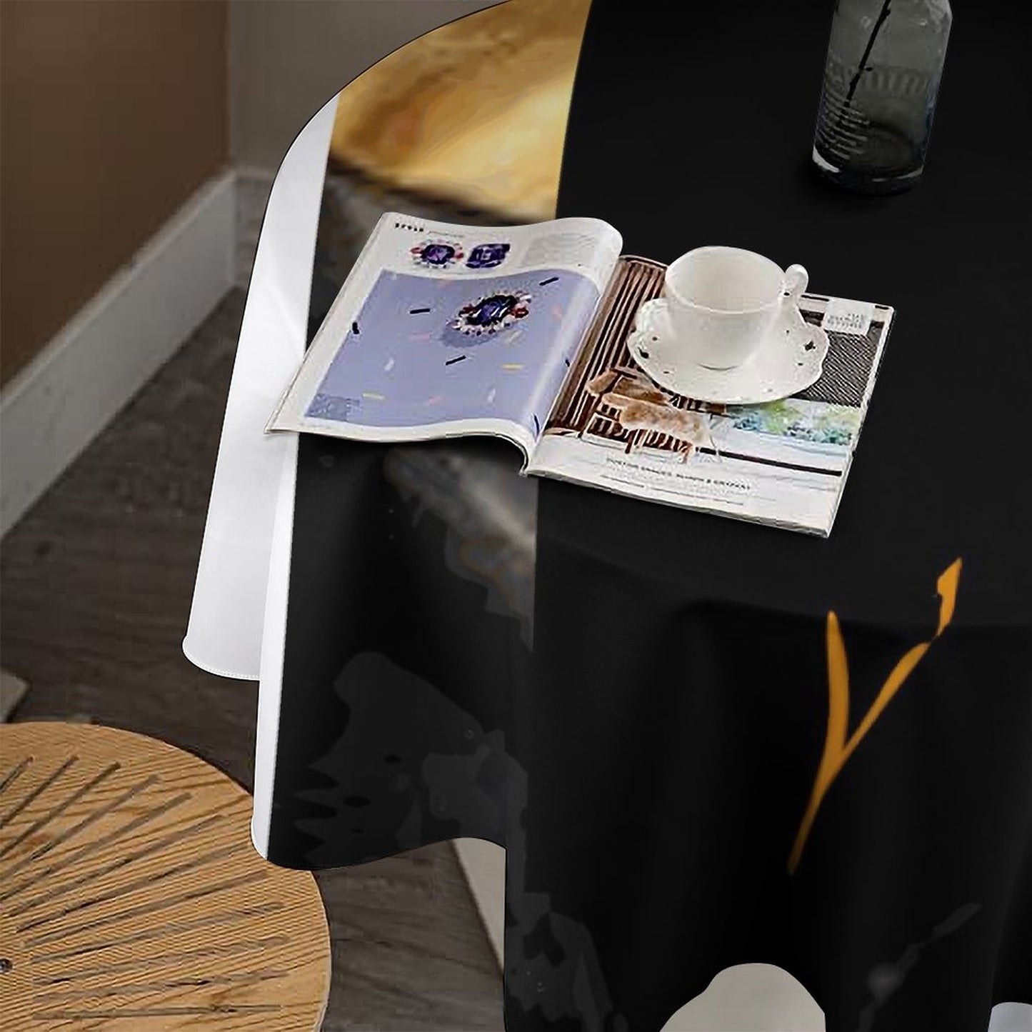 Round Tablecloth on Round Table