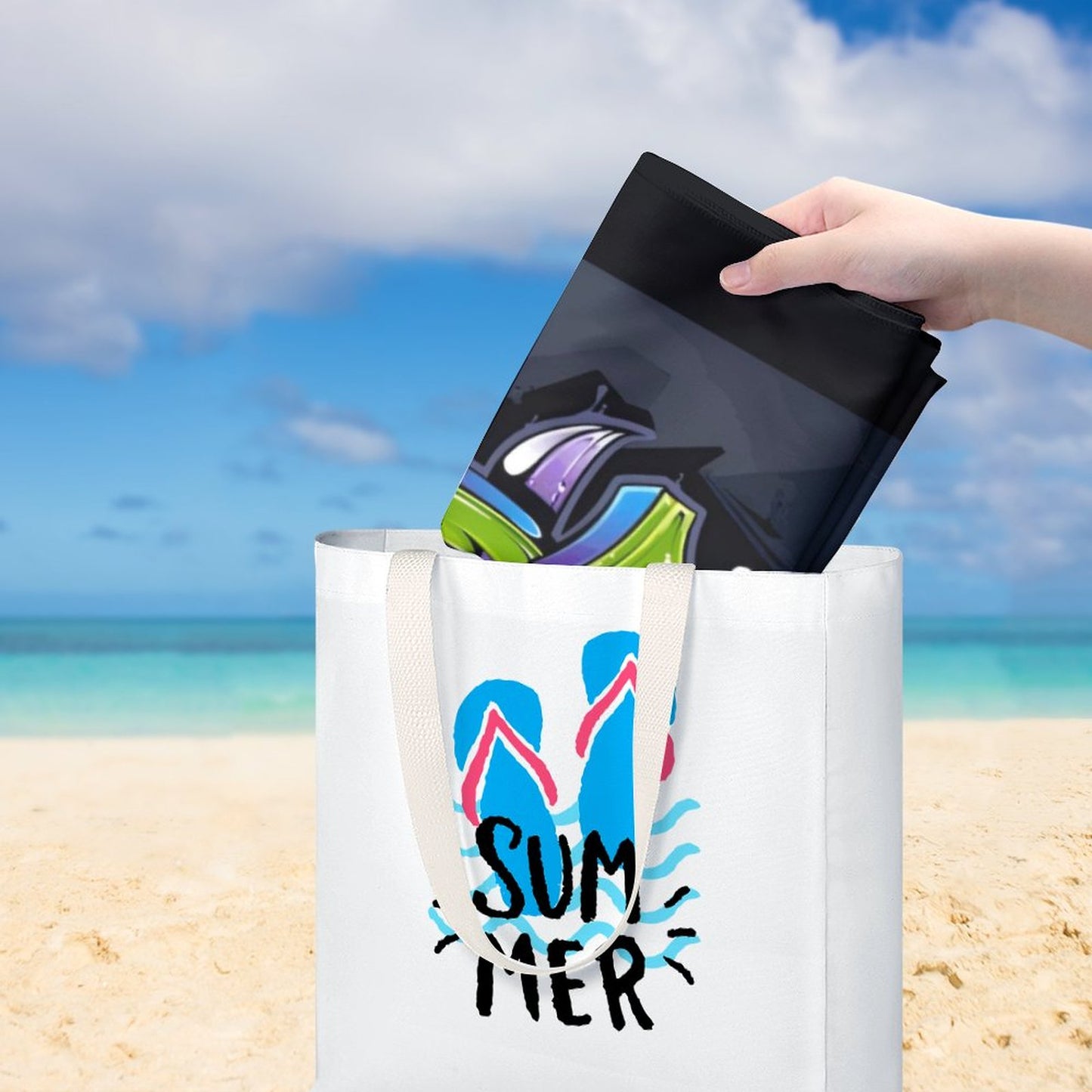 COLORFUL GRAFFITI Beach Towel