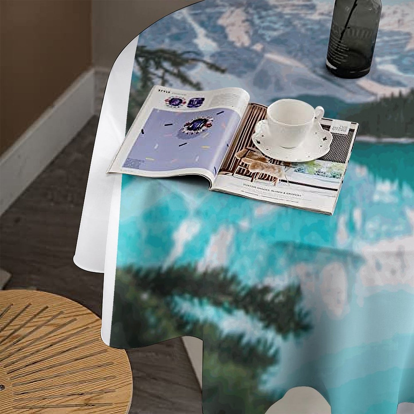 Round Tablecloth on Round Table