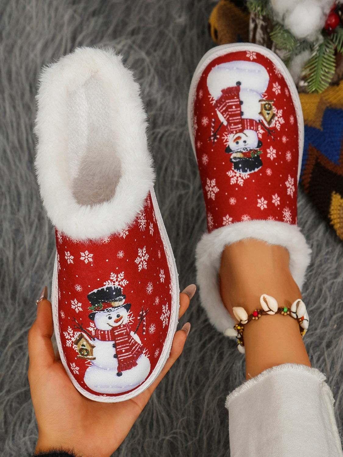 Snowman Print Flat Slippers with Faux Fur (blue/red)