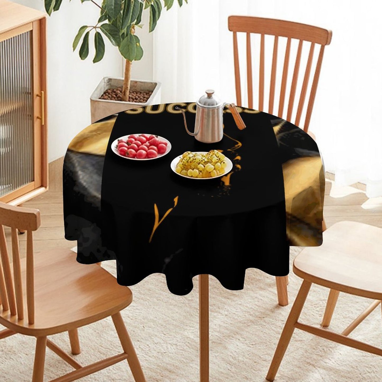 Round Tablecloth on Round Table