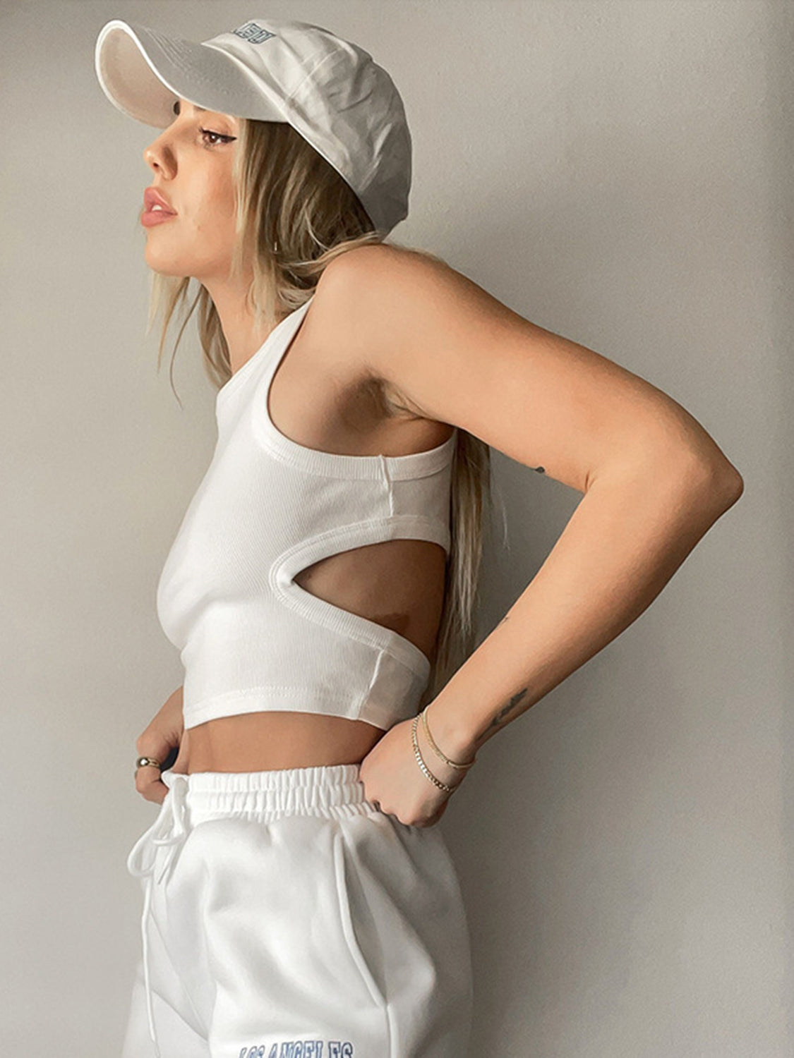 Cutout Round Neck Tank-*XS-L (white/gray/moss/orange/black/caramel/mid green/lemon/lavender)